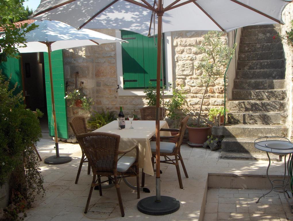 Guest House Lucijo Vrboska Zewnętrze zdjęcie
